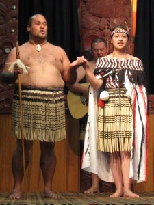 Maori in festlicher Kleidung